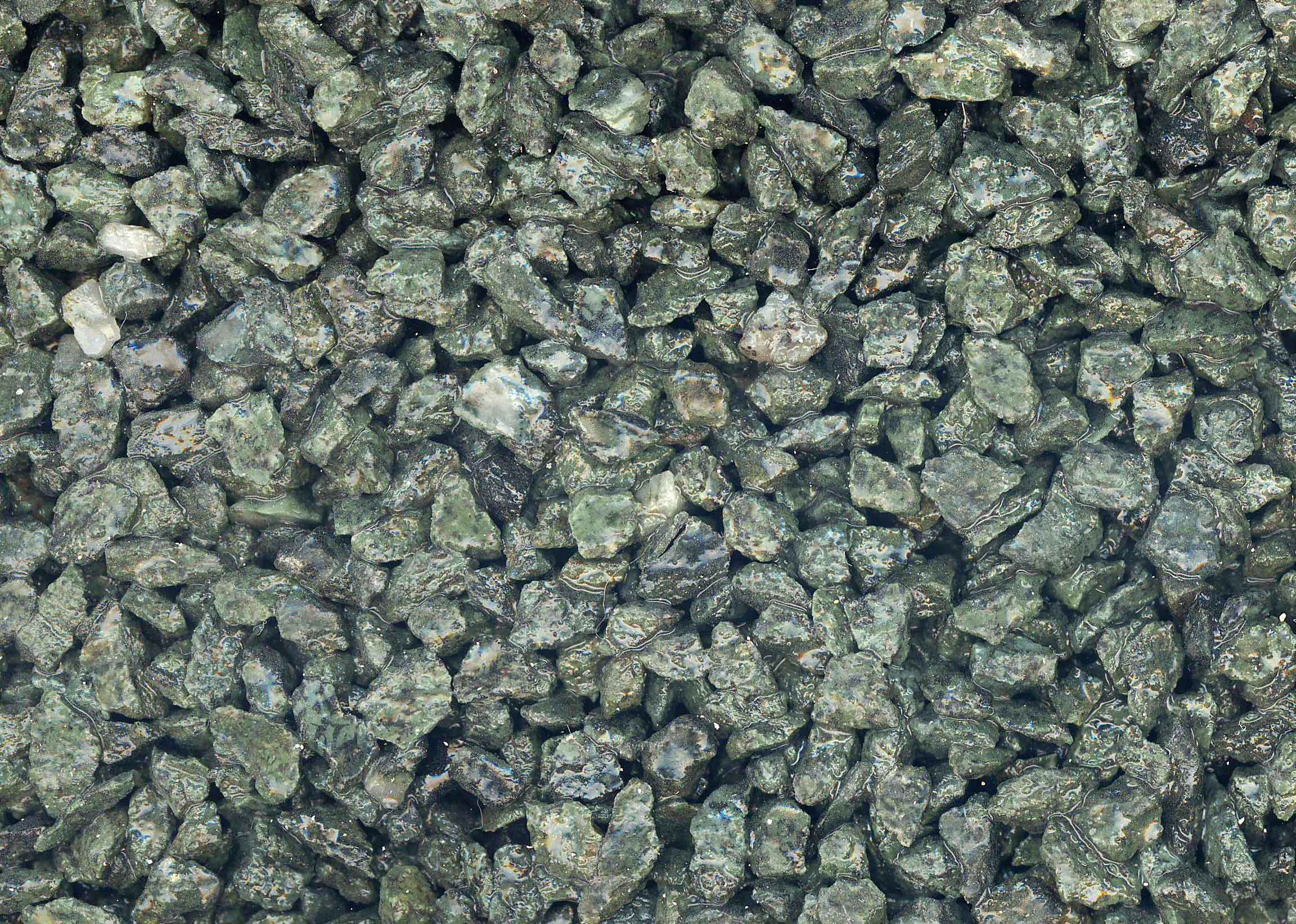 青玉砂利(あおたまじゃり)